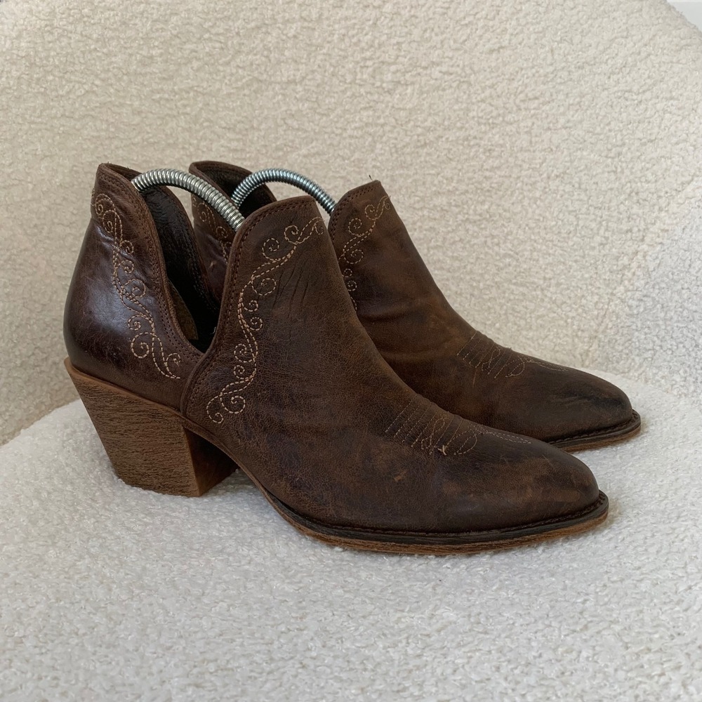 Ariat Womens Encore Round Toe Weathered Western Boot Brown Size 9 Slip On Ankle